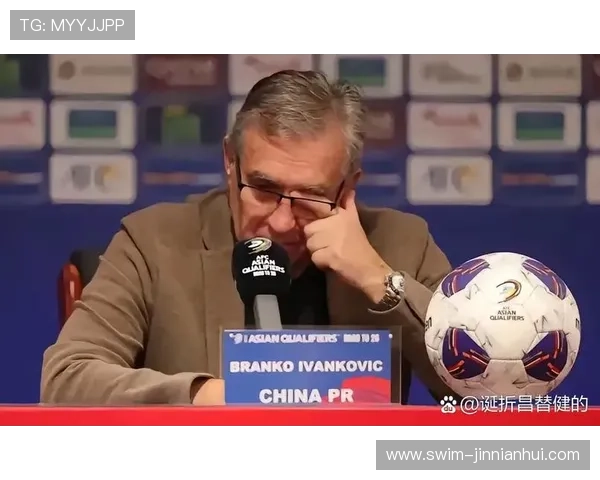 最受球迷喜爱的足球主播与顶级球星的精彩对话与赛场幕后故事